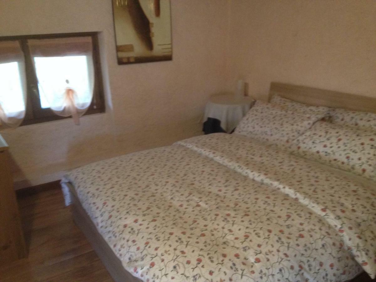 La Tana Del Ghiro Bed and Breakfast Porto Valtravaglia Εξωτερικό φωτογραφία