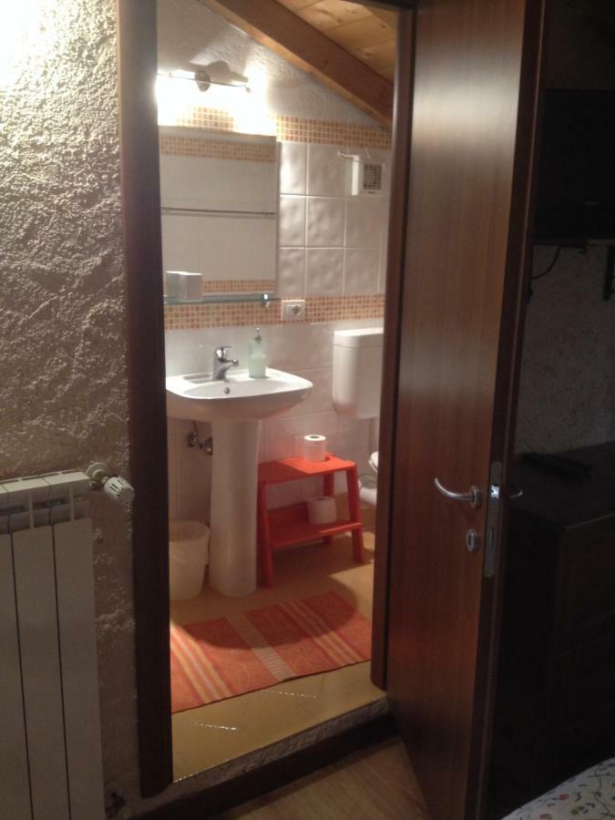 La Tana Del Ghiro Bed and Breakfast Porto Valtravaglia Εξωτερικό φωτογραφία