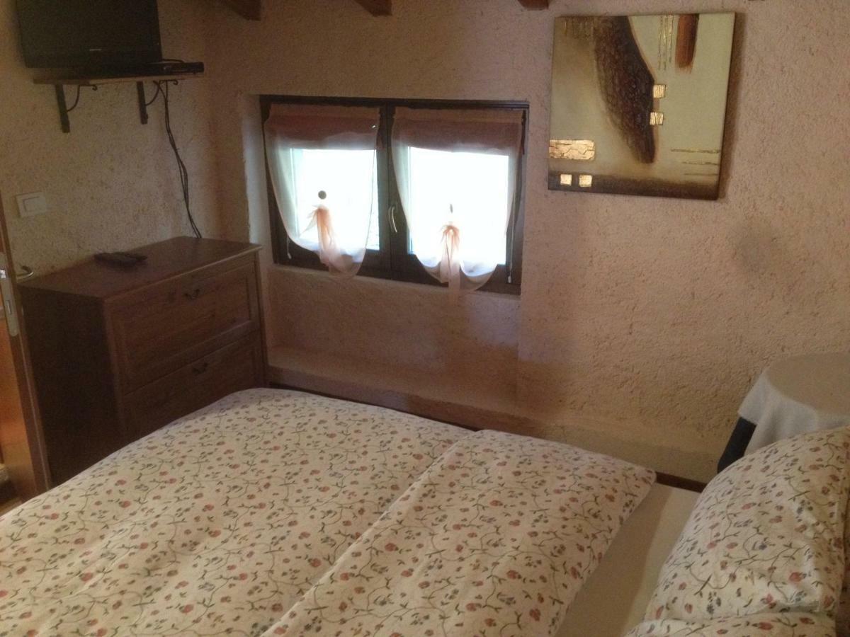 La Tana Del Ghiro Bed and Breakfast Porto Valtravaglia Εξωτερικό φωτογραφία