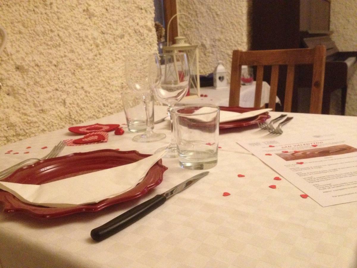 La Tana Del Ghiro Bed and Breakfast Porto Valtravaglia Εξωτερικό φωτογραφία