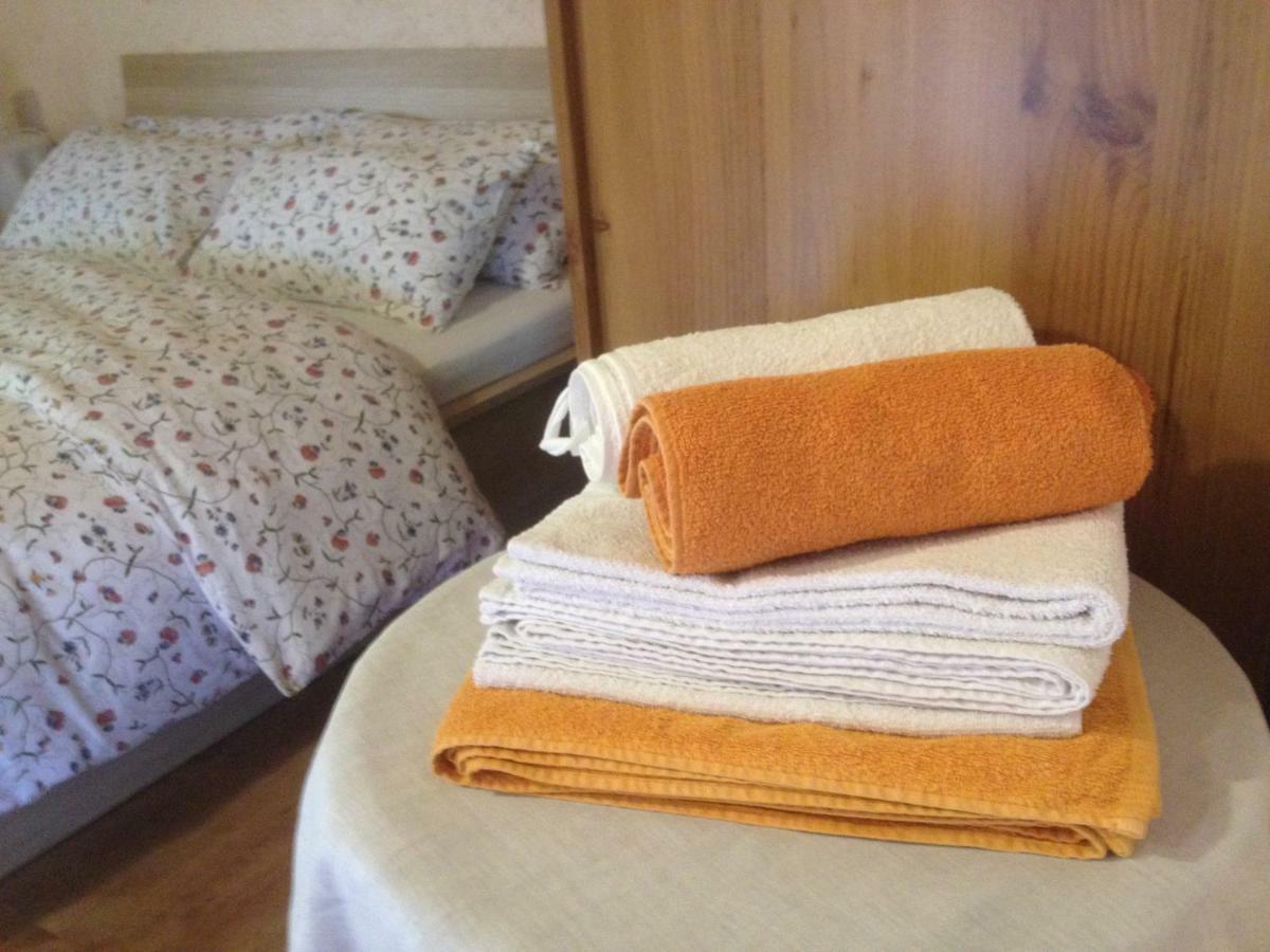 La Tana Del Ghiro Bed and Breakfast Porto Valtravaglia Εξωτερικό φωτογραφία