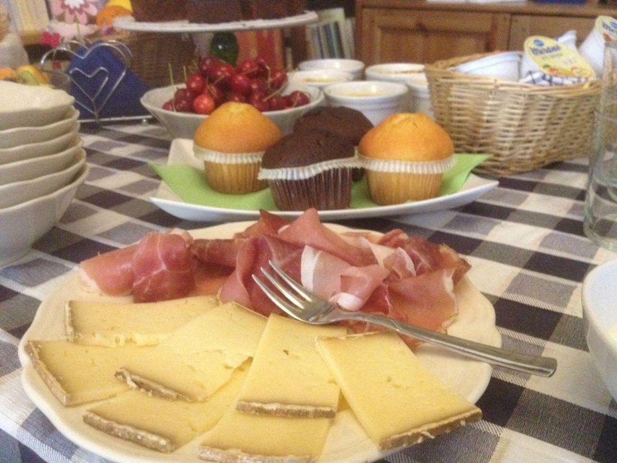 La Tana Del Ghiro Bed and Breakfast Porto Valtravaglia Εξωτερικό φωτογραφία