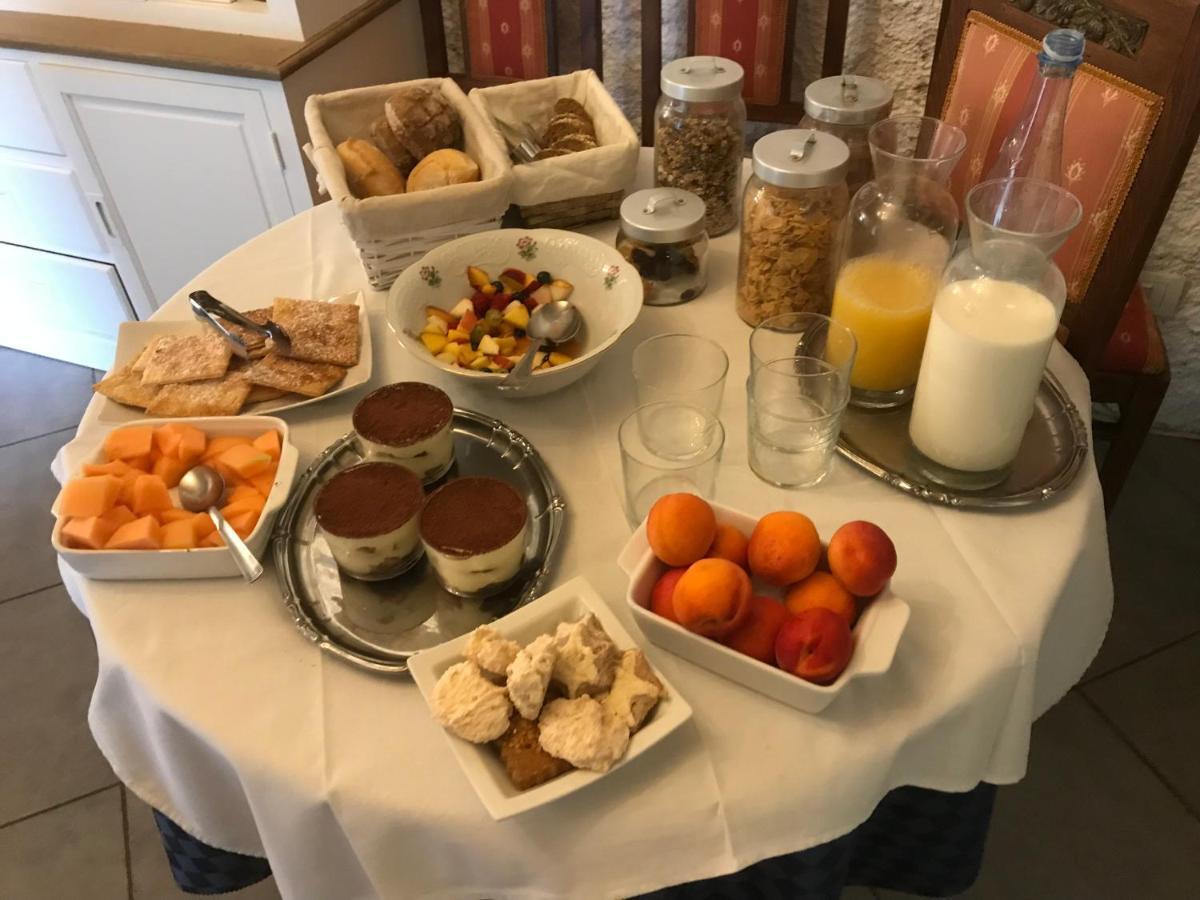 La Tana Del Ghiro Bed and Breakfast Porto Valtravaglia Εξωτερικό φωτογραφία